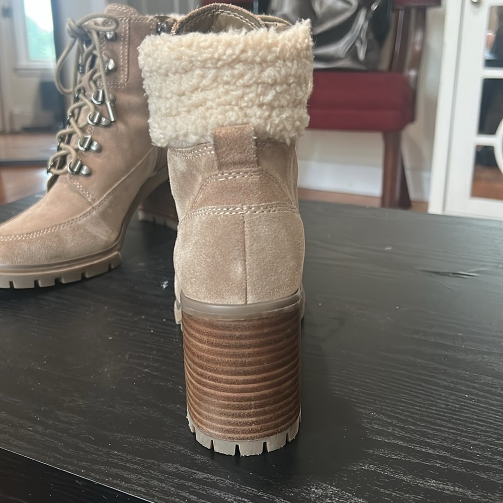 🆕Vince Camuto Suede Tan Lace-Up Ankle Boots - Picture 6 of 8